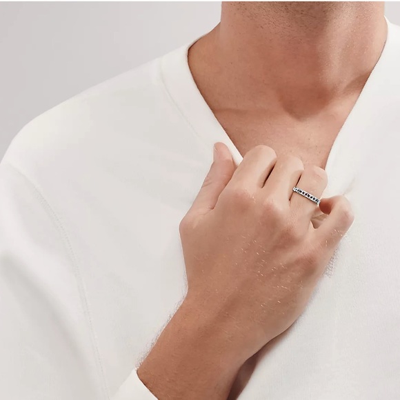 Tiffany T
True Narrow Ring - Picture 8 of 11